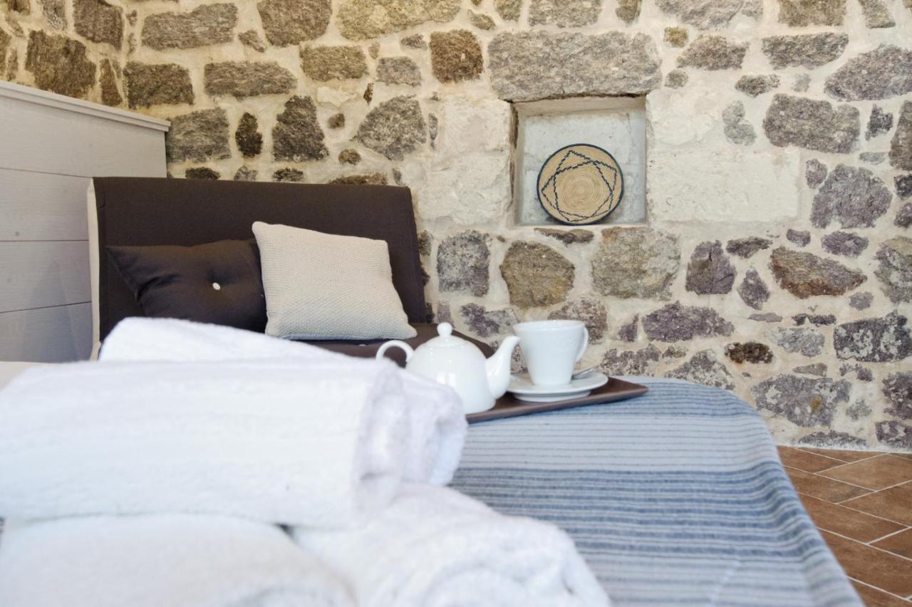 B&B La Roccia カステルサルド エクステリア 写真
